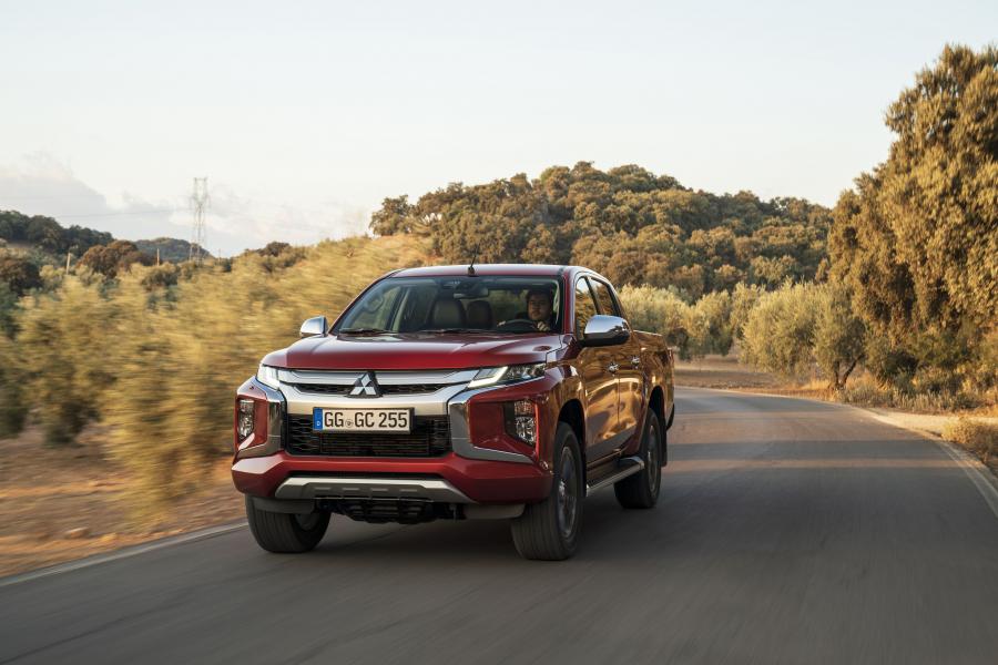  Mitsubishi L200 Double Cab 2019 года  (WW) (фото 10 из 42)